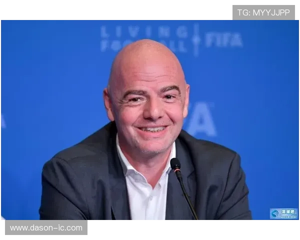 若塔遗孀出席香港足球店开幕 感谢球迷支持